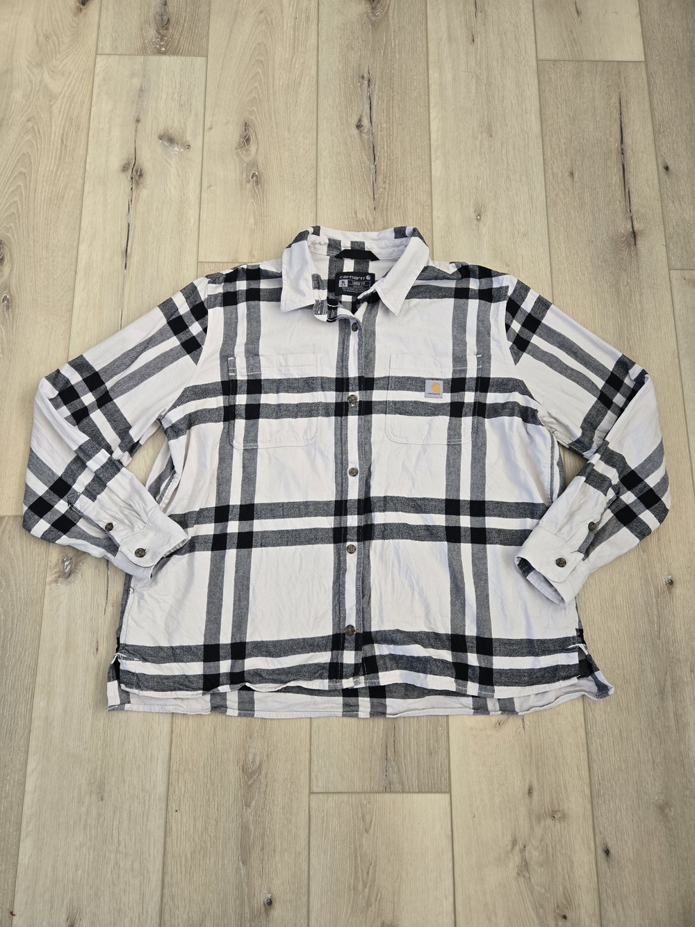 Carhartt Women's XL White Black Gray Plaid Loose Fit Button-Up Shirt Pockets